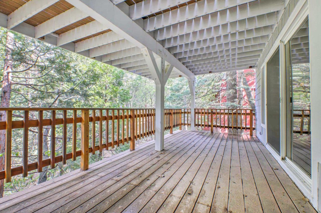 Gorgeous Lake Arrowhead Retreat Game Room And Deck Exterior foto
